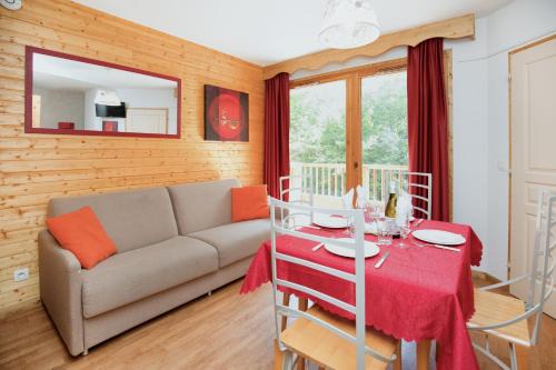 Orelle Apartment | Hameau 2 211 SPA & PISCINE appartement 6 pers