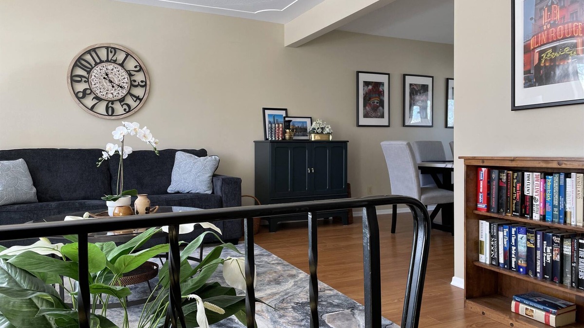 Waterloo House | Hammer Haus III - Sleeps 8 - Near UW - Waterloo