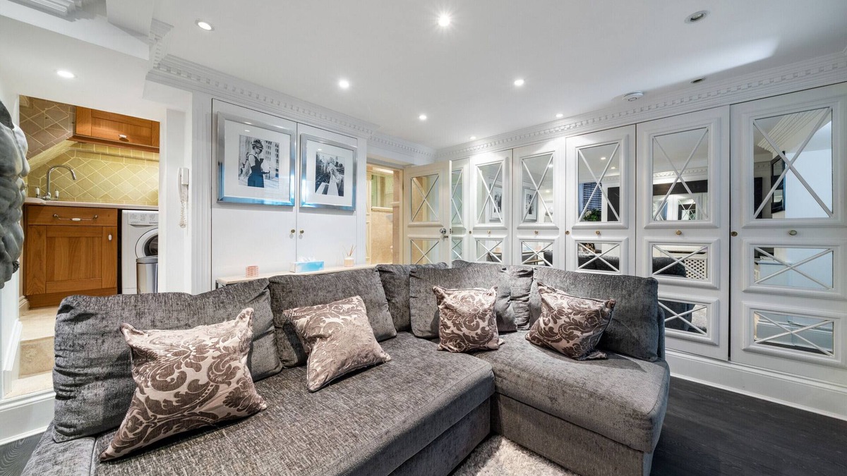Frognal and Fitzjohns Apartment | Hampstead Village