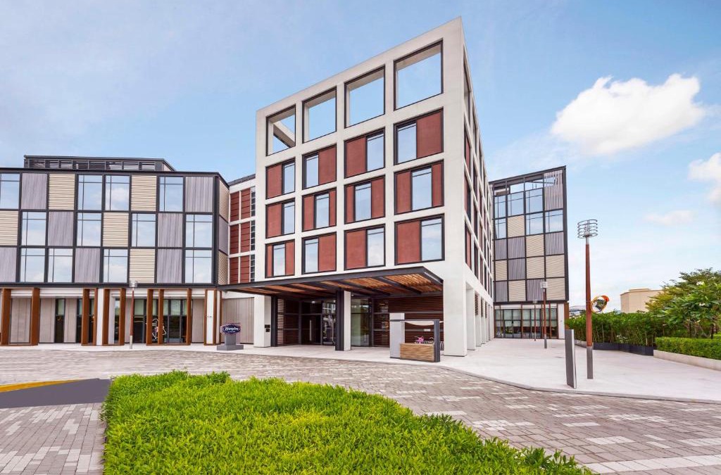 Bur Dubai Hotel | Hampton by Hilton Dubai Al Seef