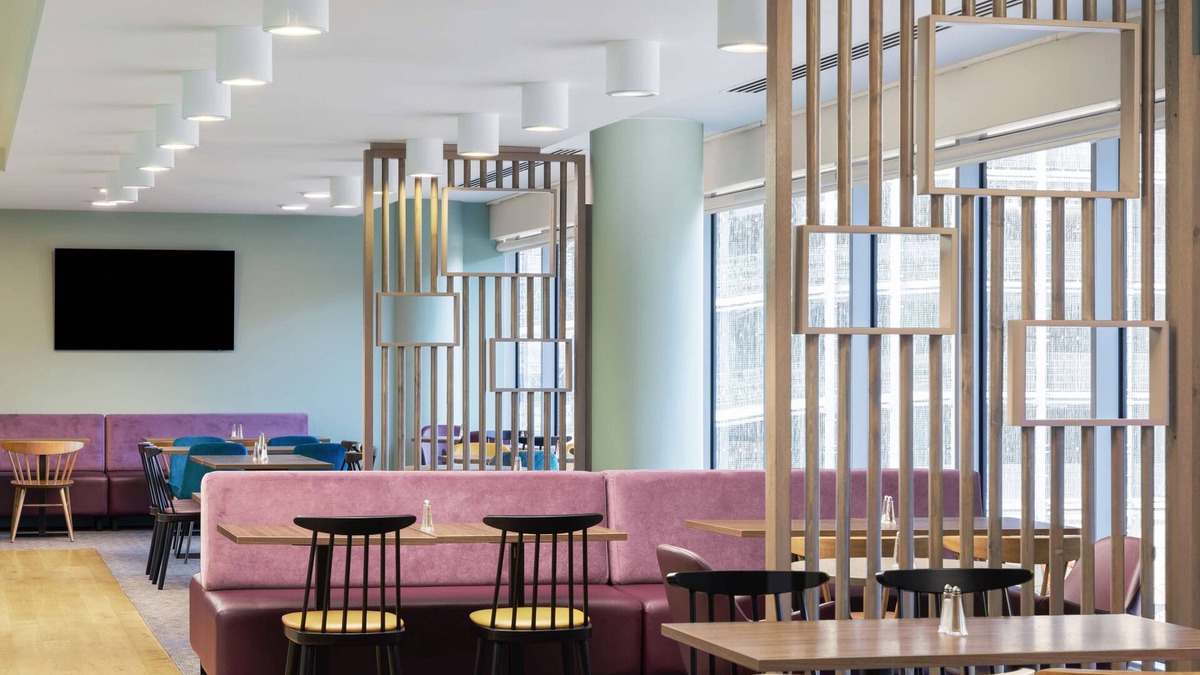 Gatwick Hotel | Hampton by Hilton London Gatwick Airport