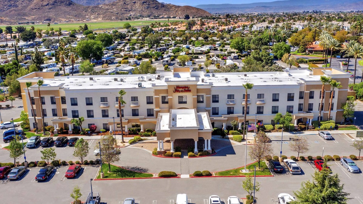 Hemet Hotel | Hampton Inn And Suites Hemet