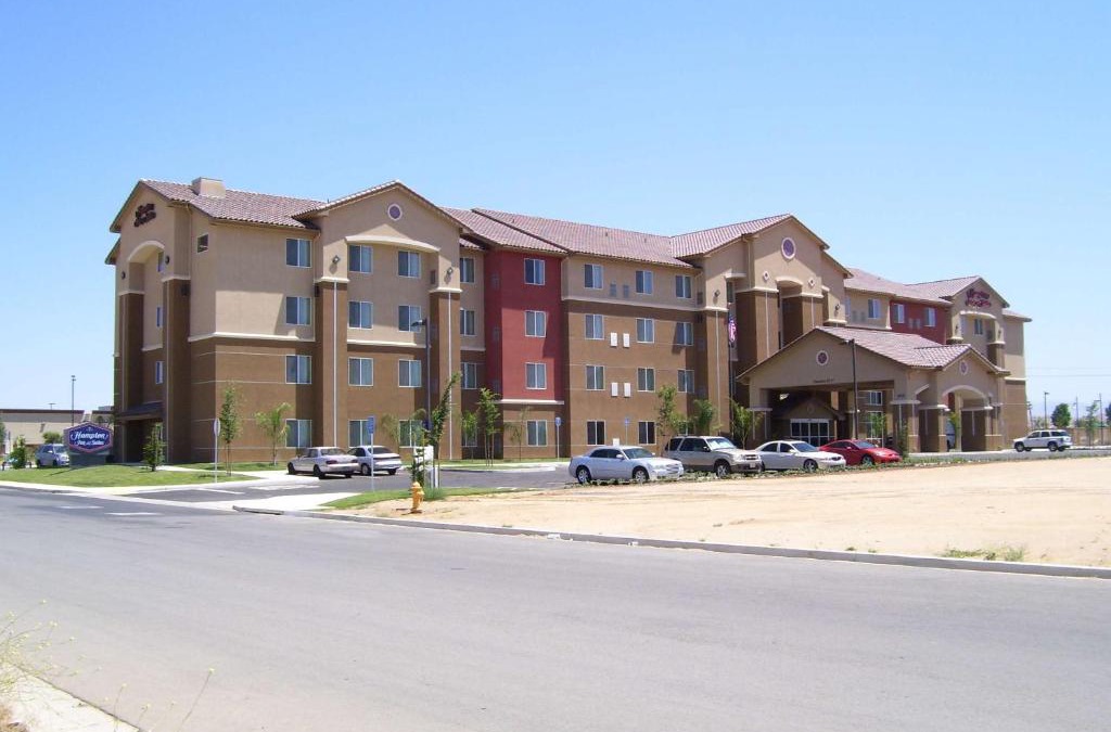 Greenacres Hotel | Hampton Inn and Suites Bakersfield North-Airport