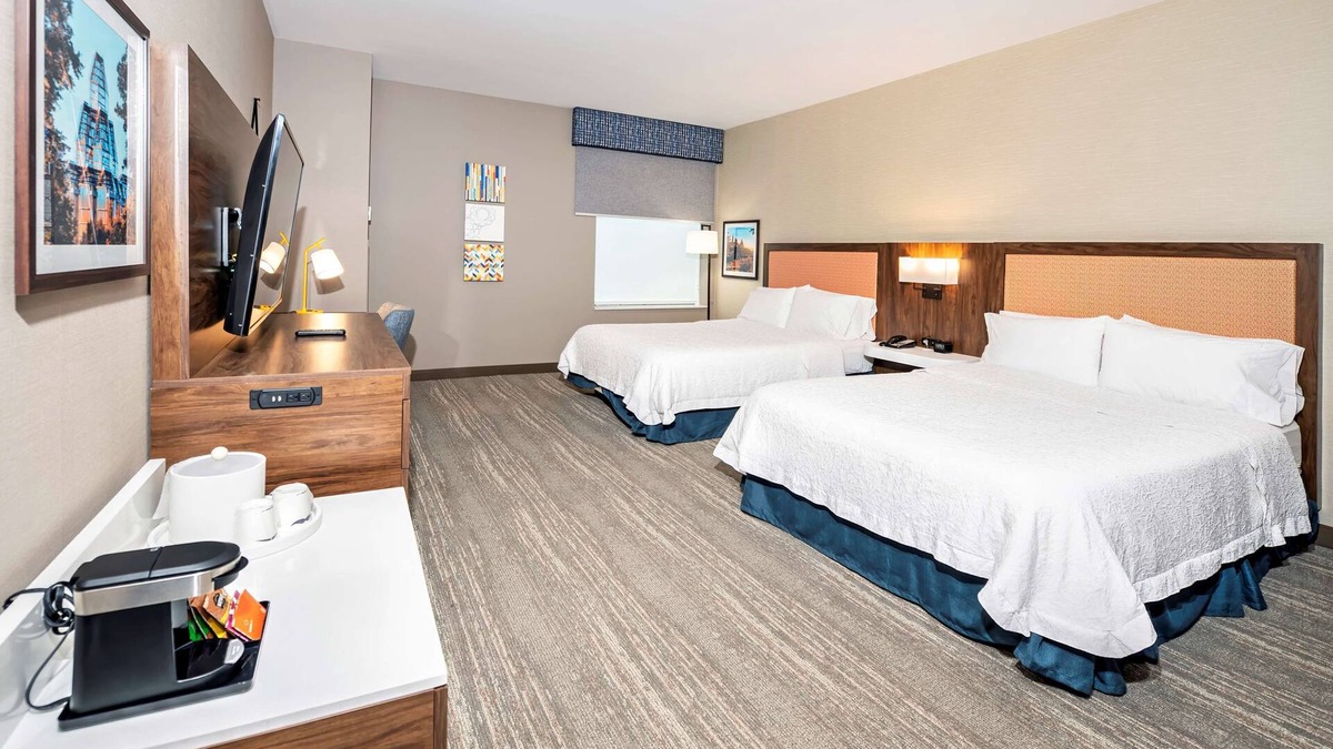 Ottawa Division Hotel | Hampton Inn by Hilton Ottawa