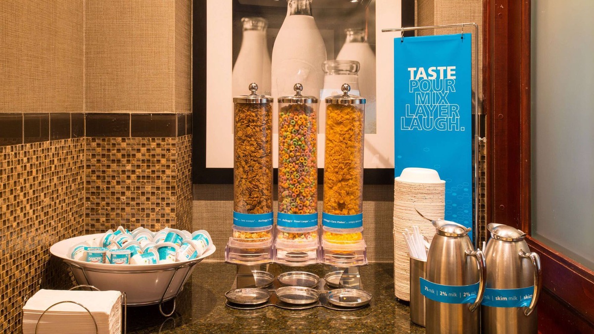 Sheridan Hotel | Hampton Inn by Hilton Toronto-Mississauga West