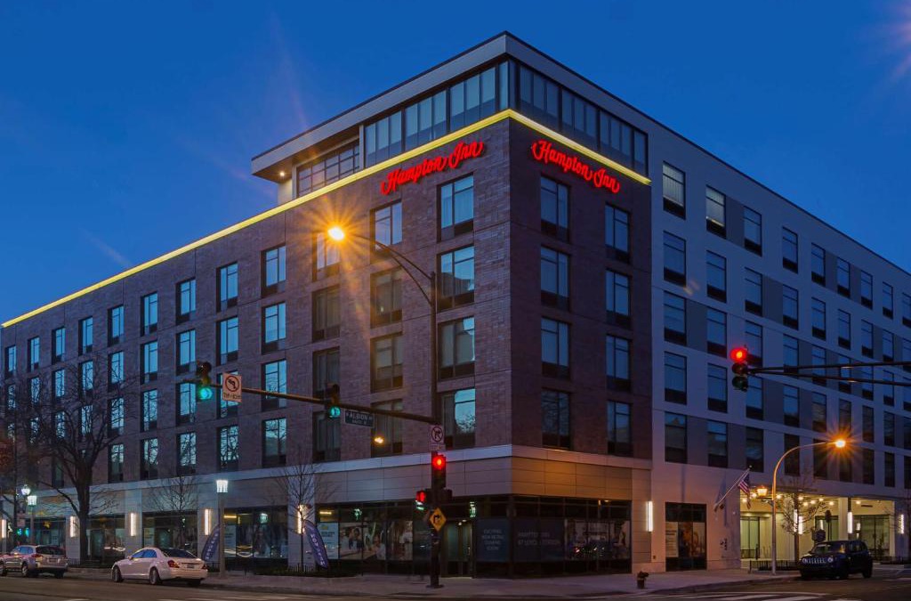 Rogers Park Hotel | Hampton Inn Chicago North-Loyola Station, Il