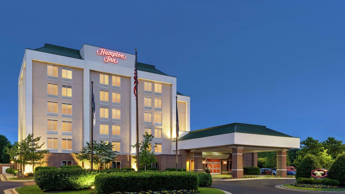Potomac Falls Hotel | Hampton Inn Dulles - Cascades