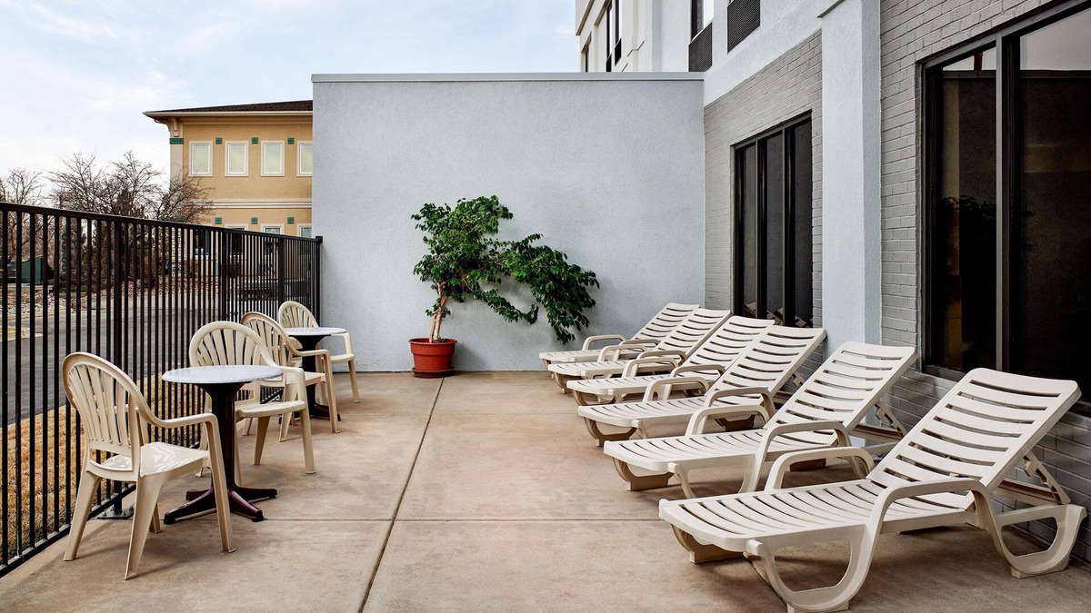Longmont Hotel | Hampton Inn Longmont