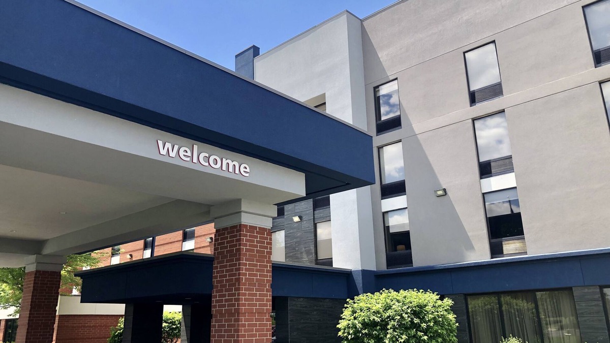 McHenry Hotel | Hampton Inn McHenry