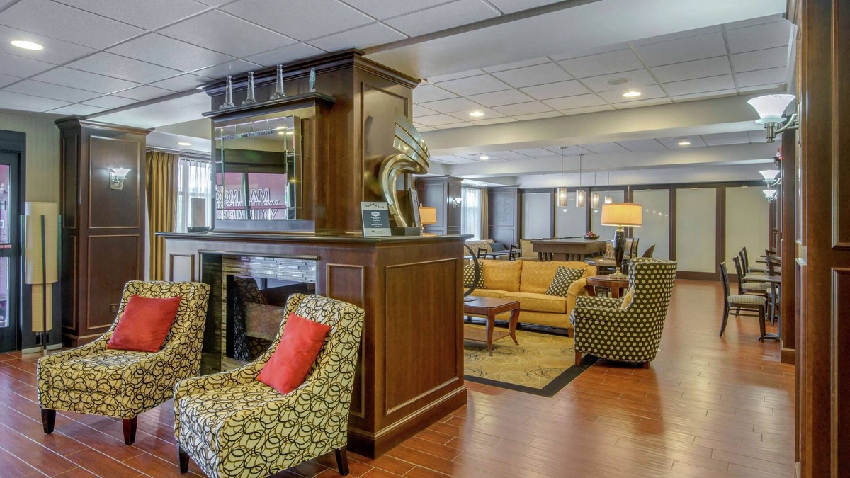 Meadville Hotel | Hampton Inn Meadville