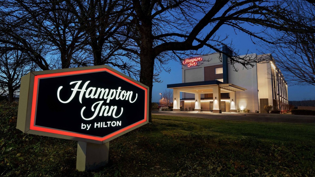 Portland Hotel | Hampton Inn Portland-Airport