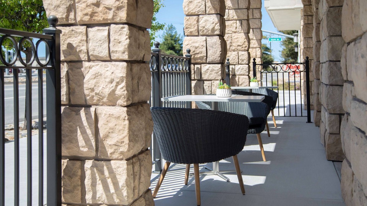 Westside Santa Cruz Hotel | Hampton Inn Santa Cruz West, CA