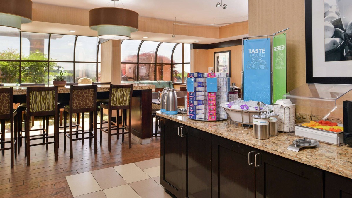 Jolivue Hotel | Hampton Inn Staunton
