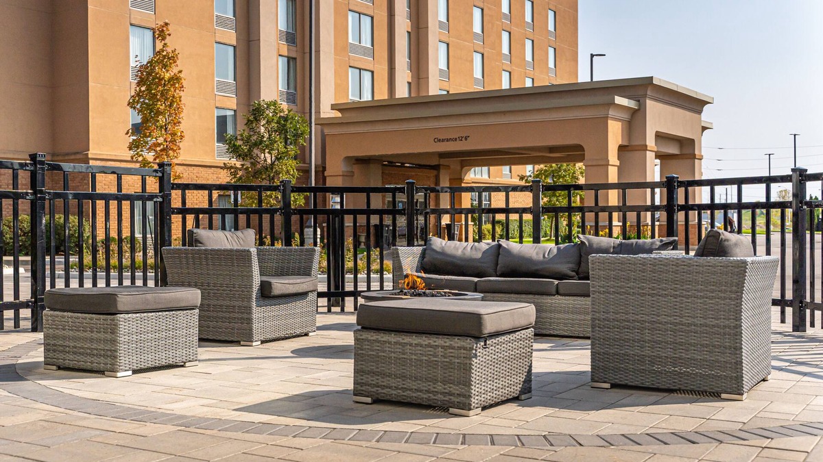 Brantford Hotel | Hampton Inn & Suites by Hilton Brantford Conference Centre