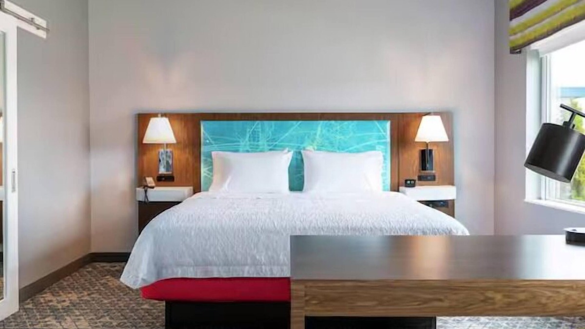 Golden Hotel | Hampton Inn & Suites by Hilton Wheat Ridge Denver West