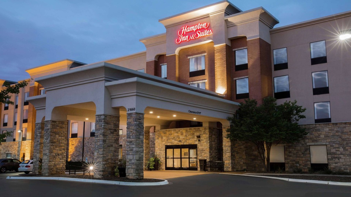 Deer Park Hotel | Hampton Inn & Suites Chicago Deer Park