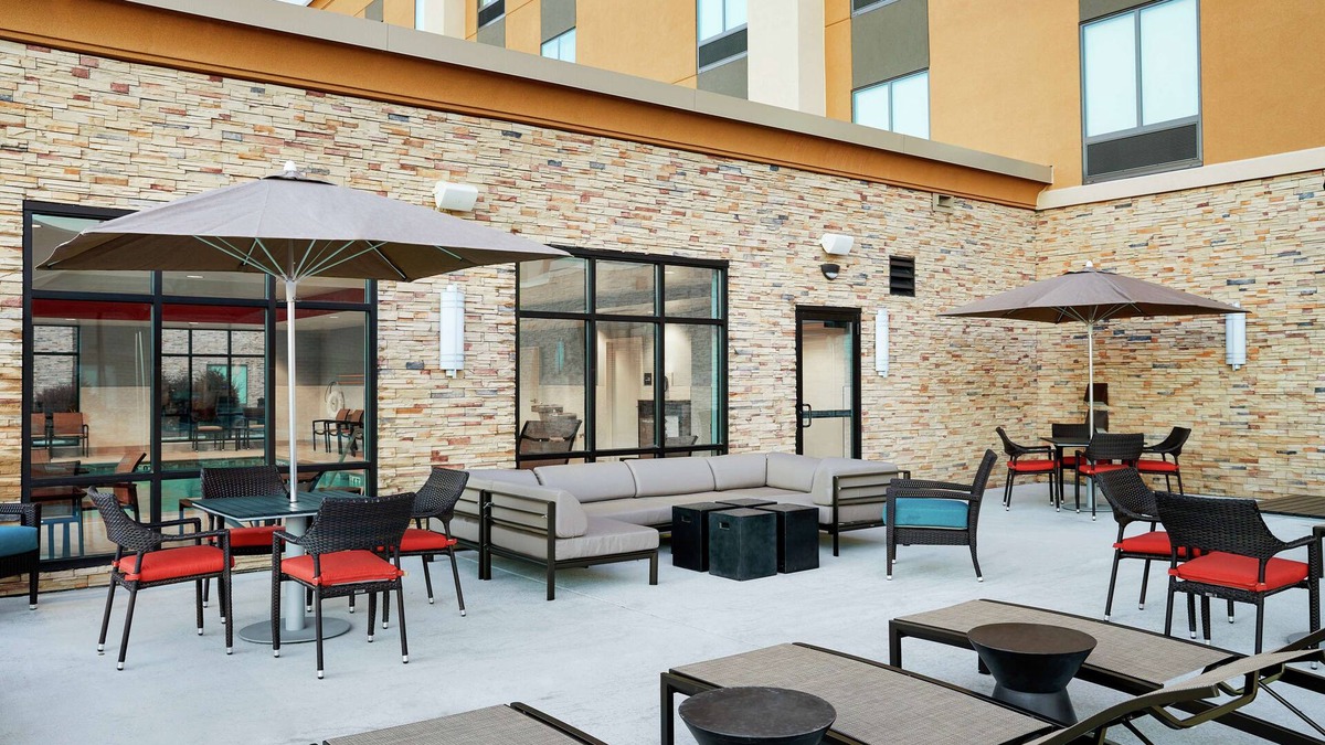 Waukegan Hotel | Hampton Inn & Suites Chicago Waukegan