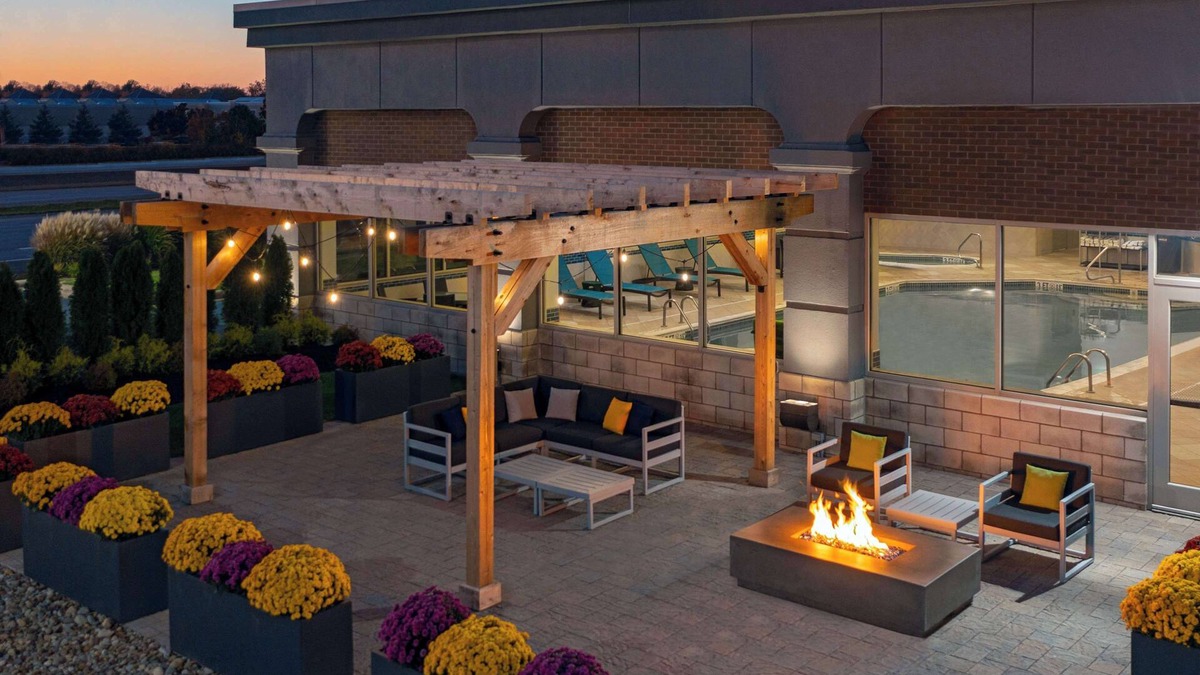 Orange Hotel | Hampton Inn & Suites Cleveland-Beachwood