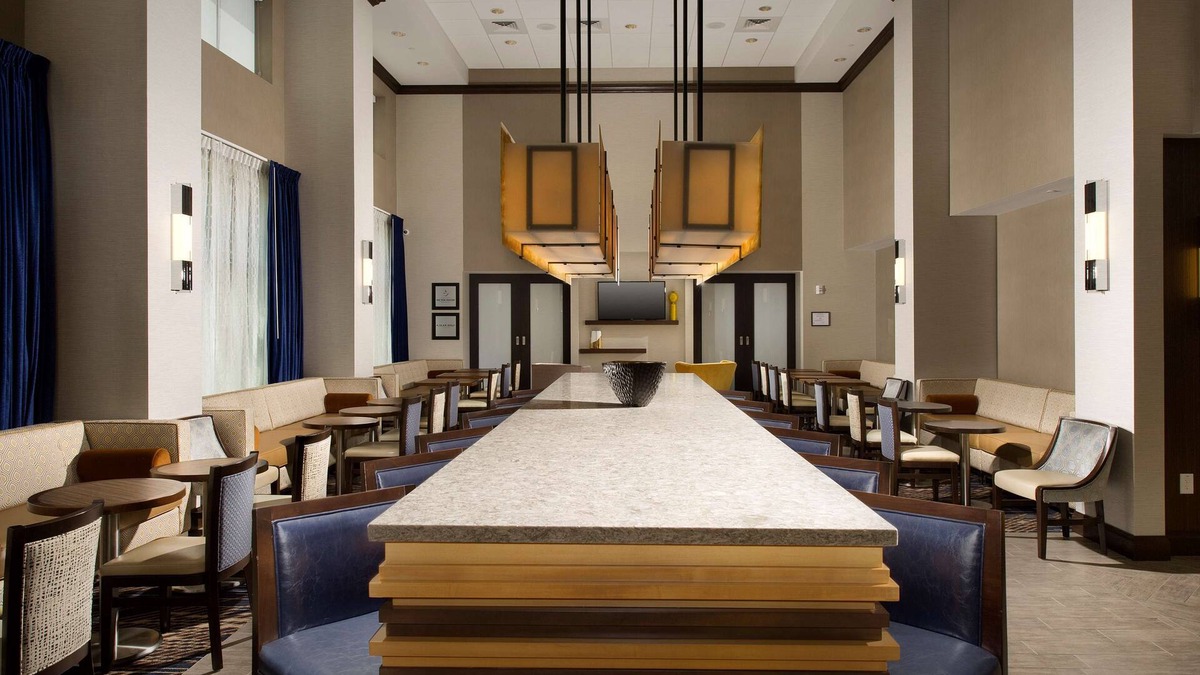 Falls Church Hotel | Hampton Inn & Suites Falls Church