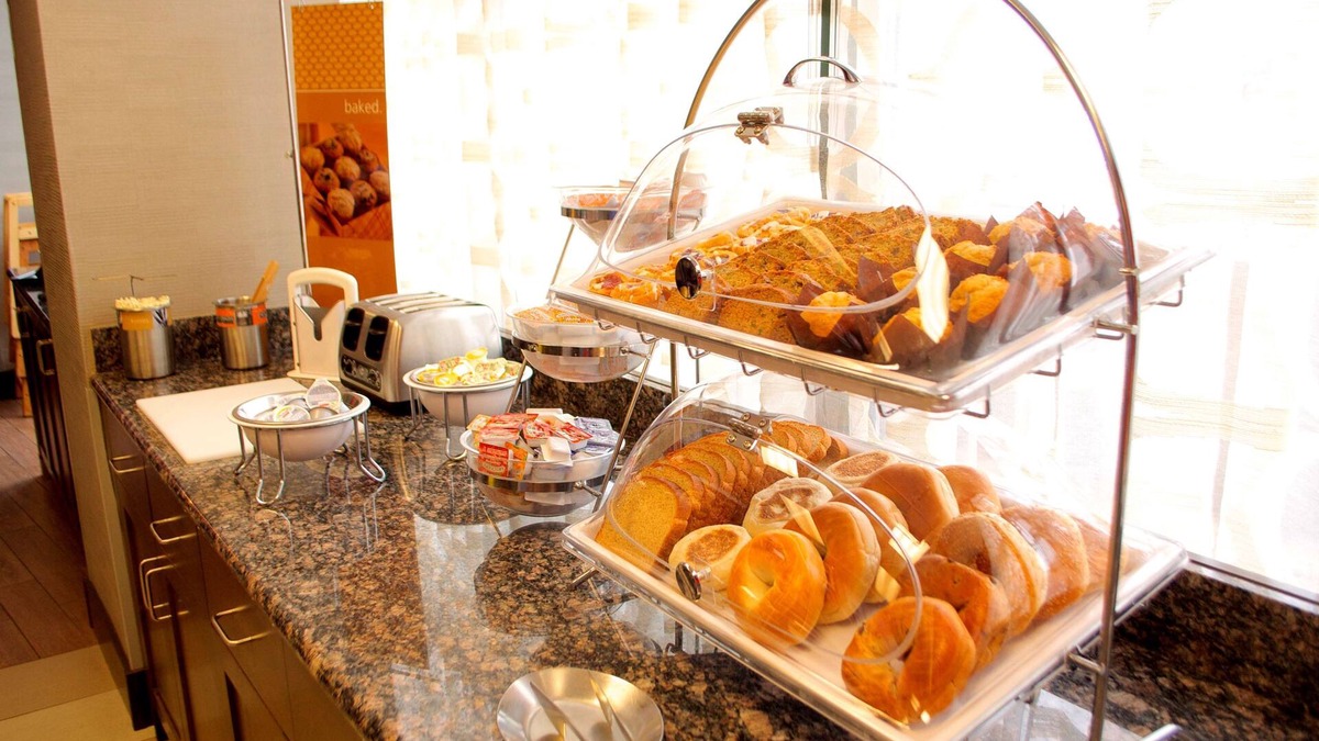 Woodlands Village Hotel | Hampton Inn & Suites Flagstaff