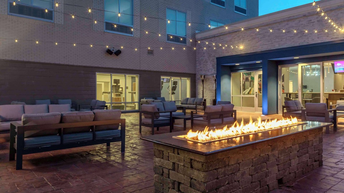Speedway Hotel | Hampton Inn & Suites Indianapolis West Speedway