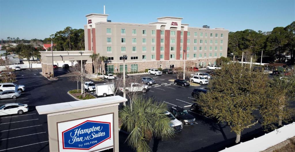 Golden Glades - The Woods Hotel | Hampton Inn & Suites Jacksonville Beach Boulevard/Mayo Clinic