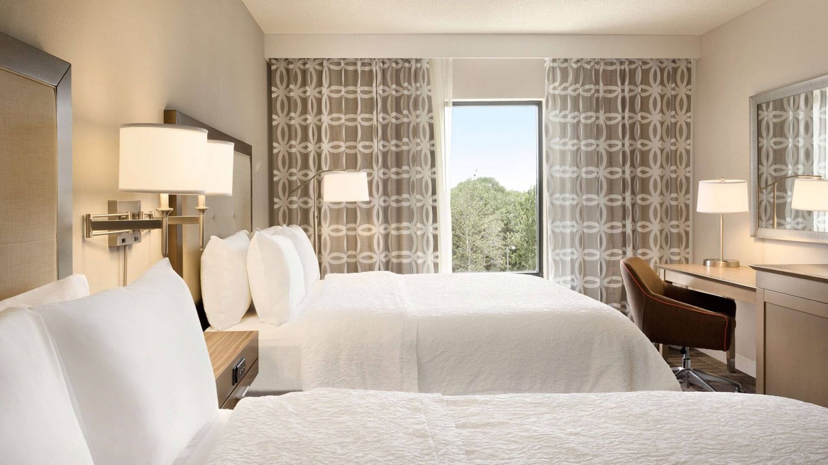 Largo Hotel | Hampton Inn & Suites Largo