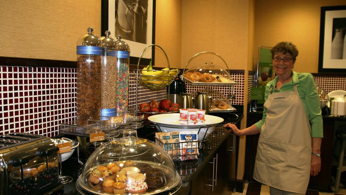Millington Hotel | Hampton Inn & Suites Millington