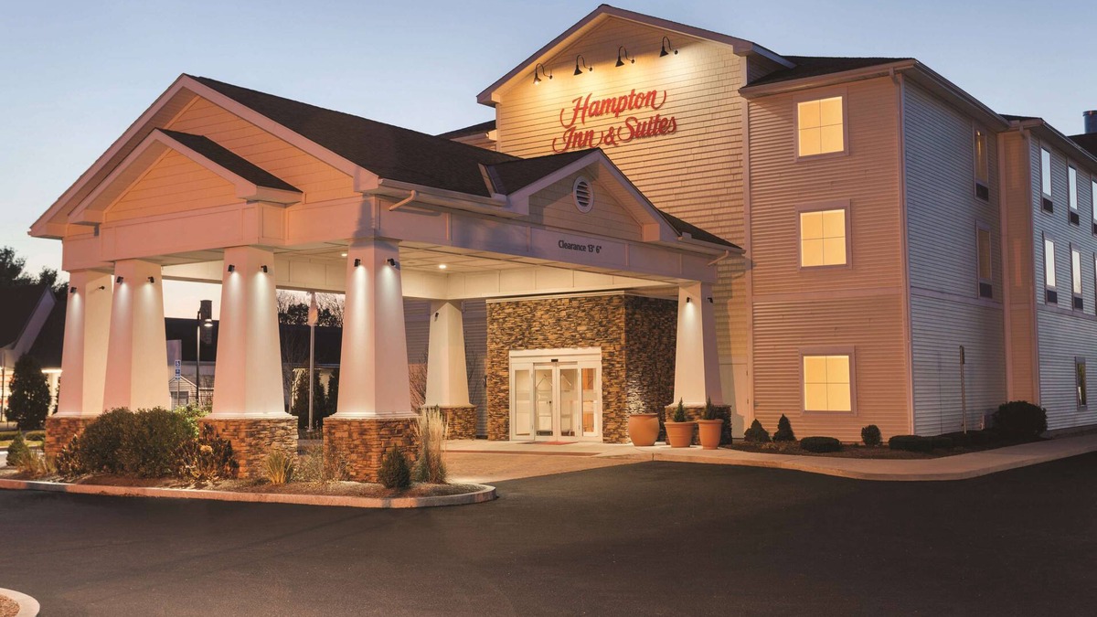 Mystic Hotel | Hampton Inn & Suites Mystic