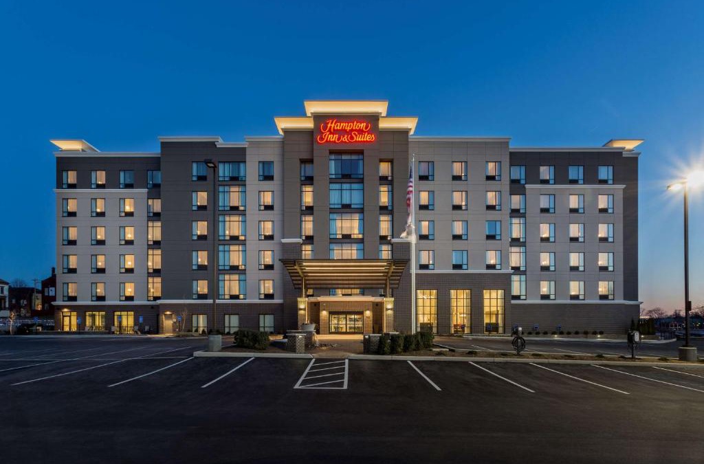Newport Hotel | Hampton Inn & Suites Newport/Cincinnati, KY