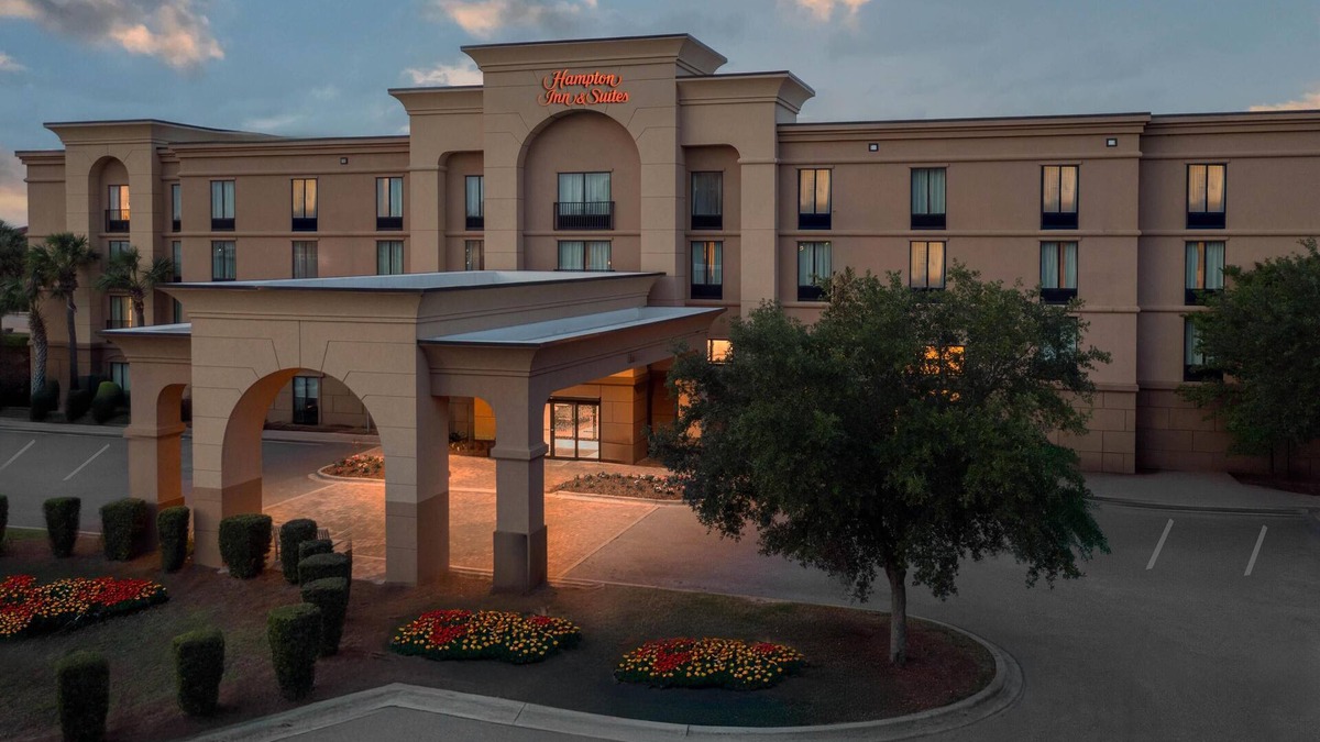 Pensacola Hotel | Hampton Inn & Suites Pensacola/Gulf Breeze