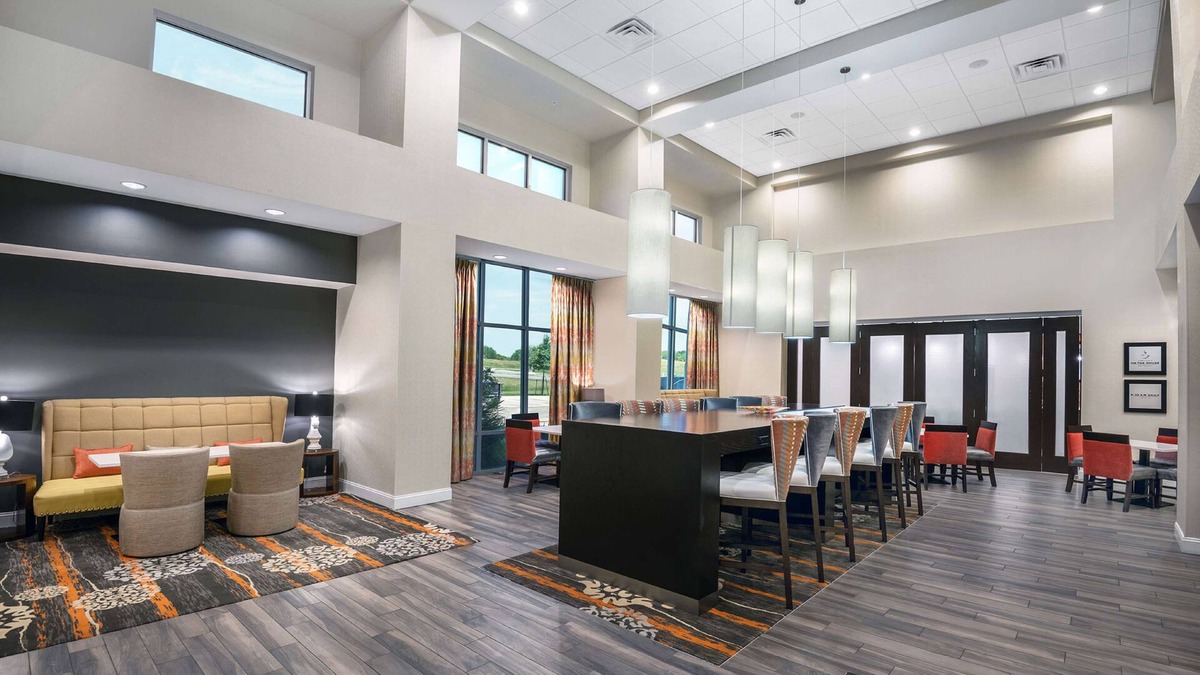 Brooks City Base Hotel | Hampton Inn & Suites San Antonio Brooks City Base
