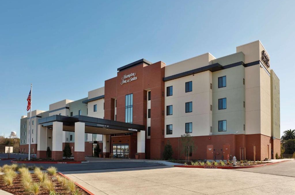 East Sacramento Hotel | Hampton Inn & Suites Sacramento at CSUS