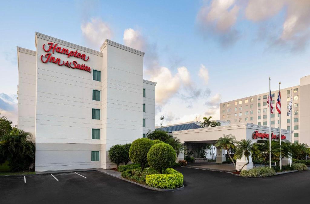 Isla Verde Hotel | Hampton Inn & Suites San Juan