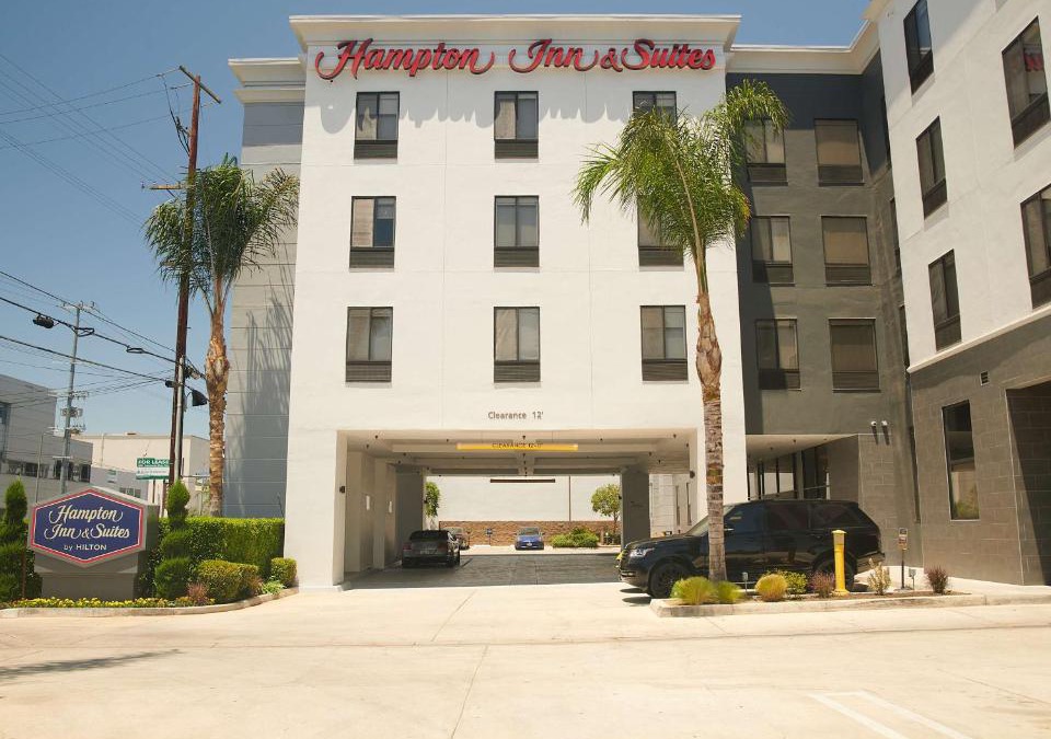 Van Nuys Hotel | Hampton Inn & Suites Sherman Oaks