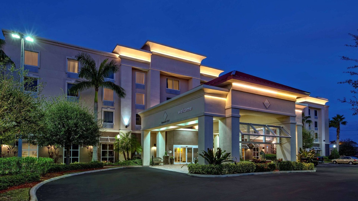 Stuart Hotel | Hampton Inn & Suites Stuart-North
