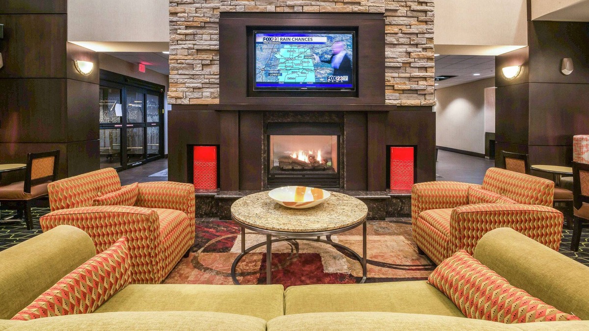 Catoosa Hotel | Hampton Inn & Suites Tulsa/Catoosa