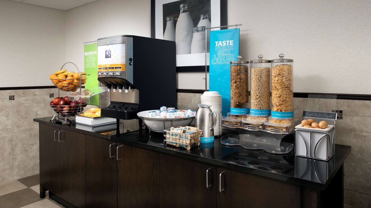 Tupelo Hotel | Hampton Inn & Suites Tupelo/Barnes Crossing