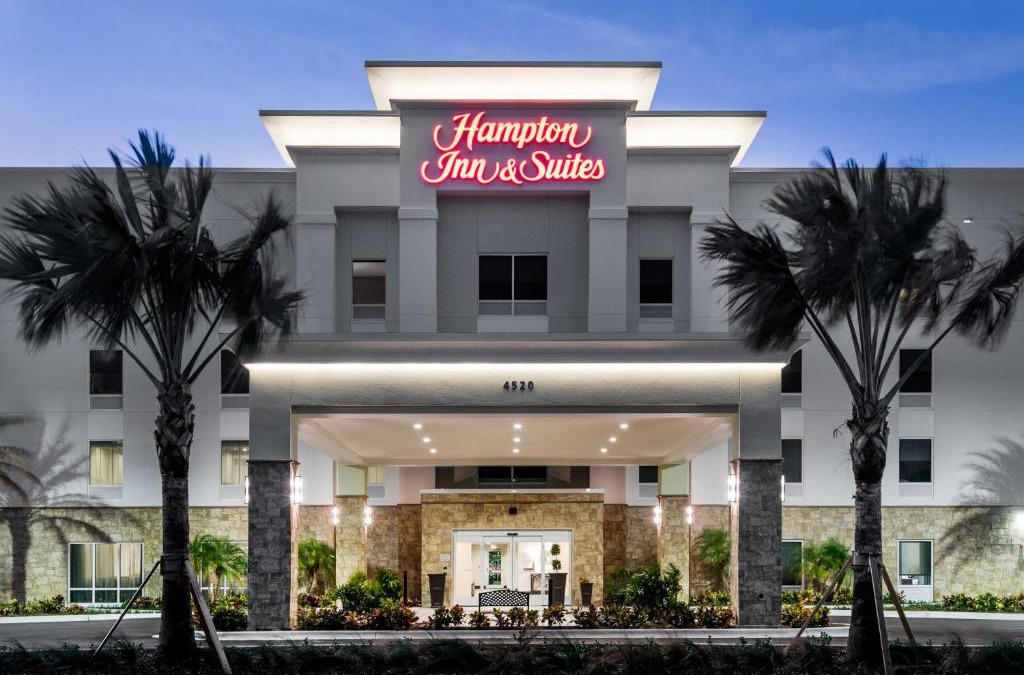 Interchange Square Hotel | Hampton Inn & Suites West Melbourne-Palm Bay Road
