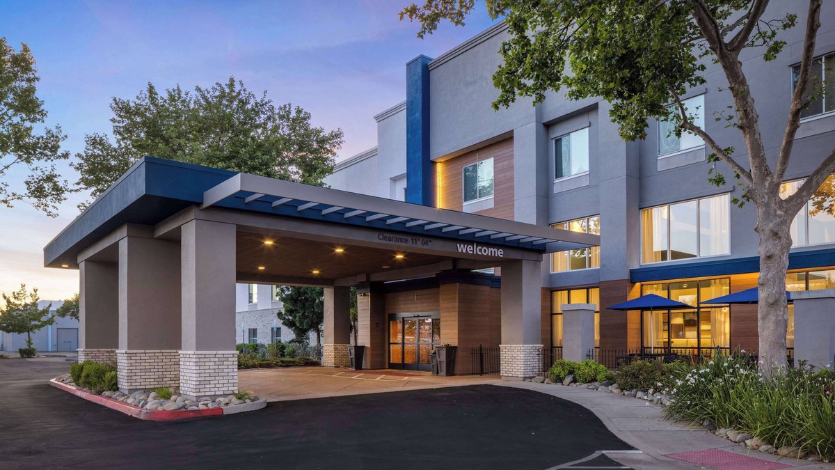 Yuba City Hotel | Hampton Inn & Suites Yuba City