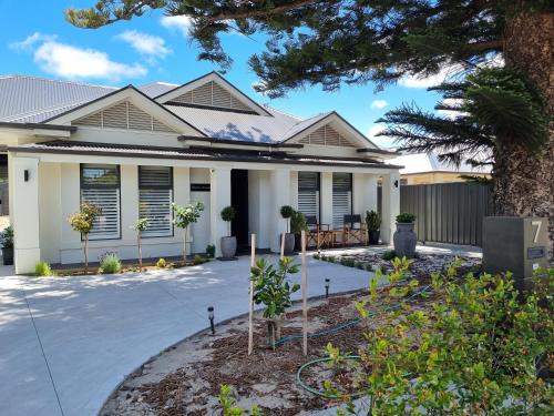 Goolwa Bed & Breakfast | Hampton on Washington - FREE Wifi and Netflix