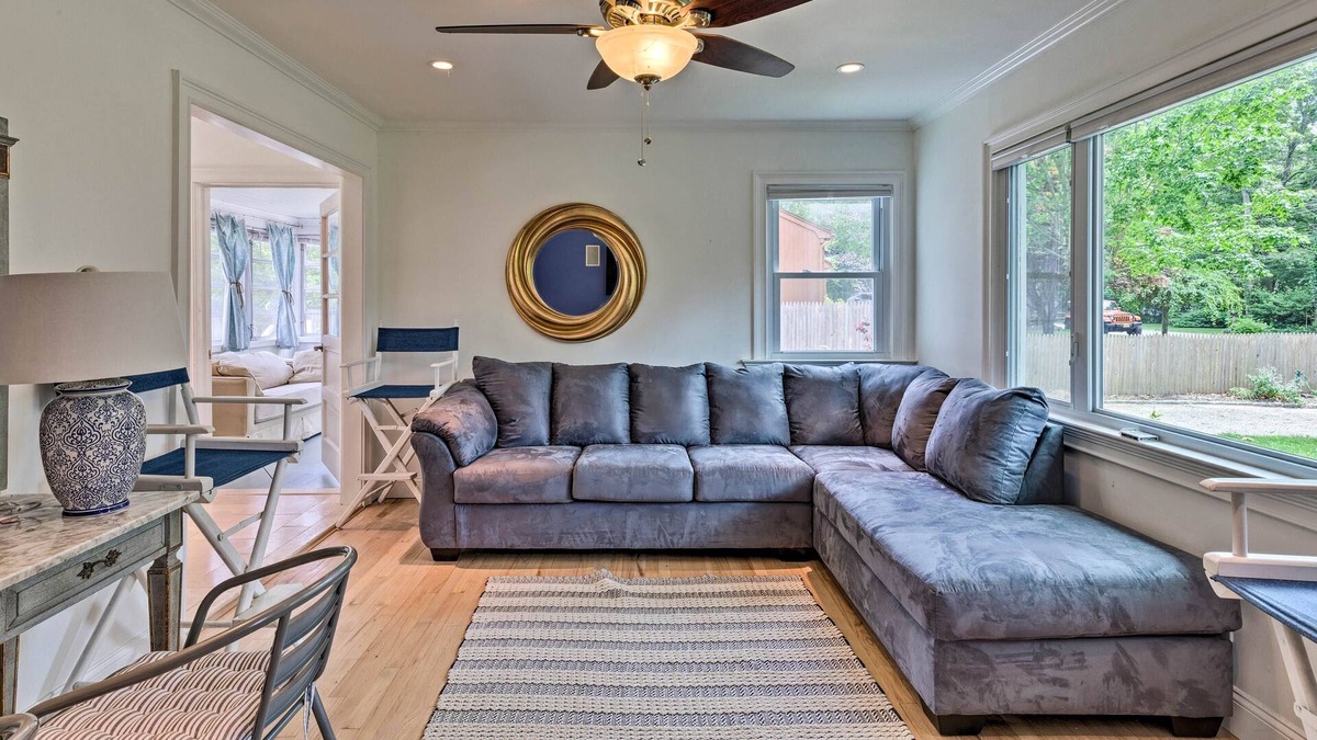 Hampton Bays House | Hamptons Bay Home on Shinnecock Bay w/ Yard!