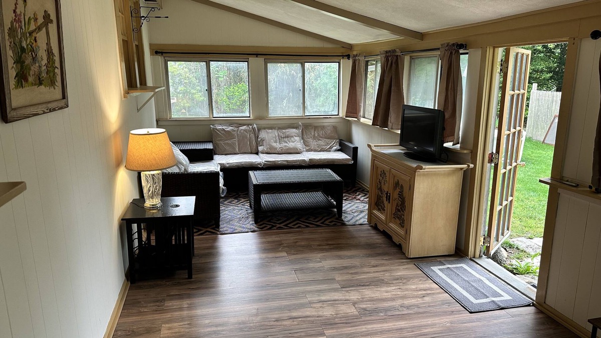 Hampton Bays Cottage | Hamptons cottage, walk to Shinnecock Bay, minutes from ocean beaches and town.