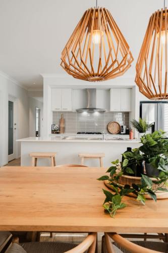 Armstrong Creek House | Hamptons Haven Luxe 4 bedroom, 2 bathroom, WIFI, Great for wedding stays Managed by Host On The Coast