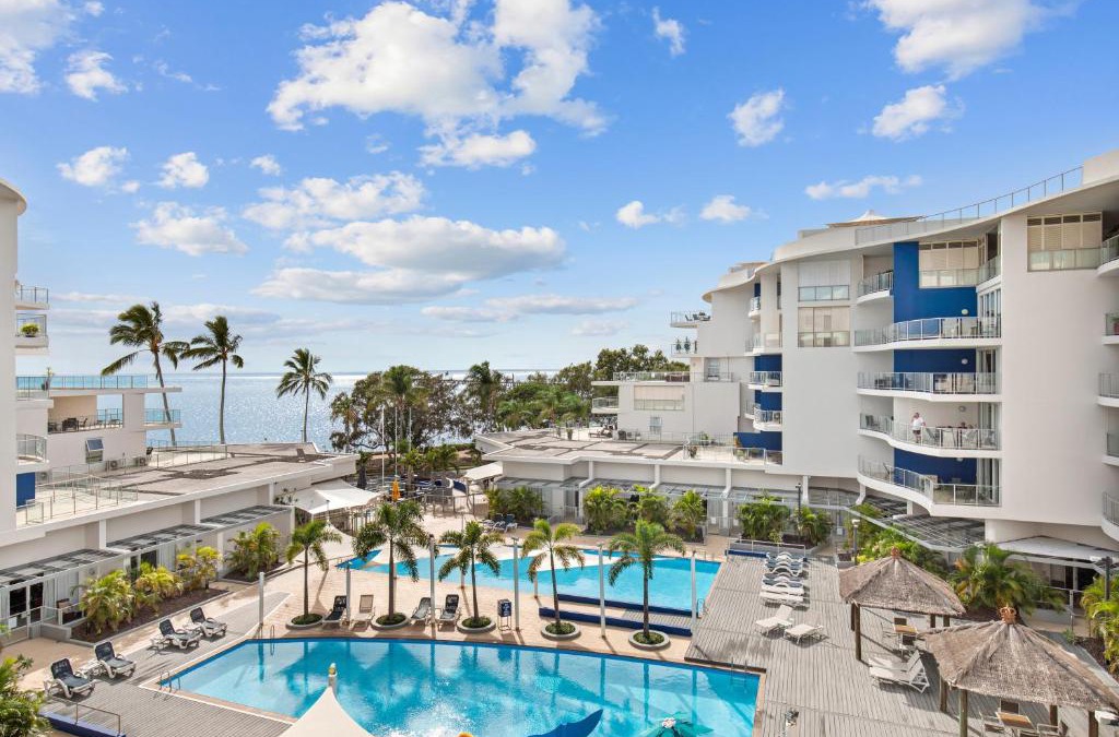 Urangan Apartment | Hamptons Meets Hervey Bay In Upmarket Resort - Ocean Views