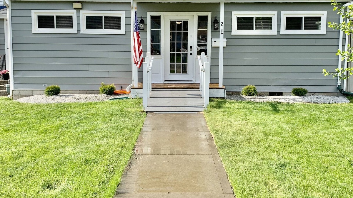 Port Clinton House | HANDICAP ACCESSIBLE 3BR HOME IN DOWNTOWN PC