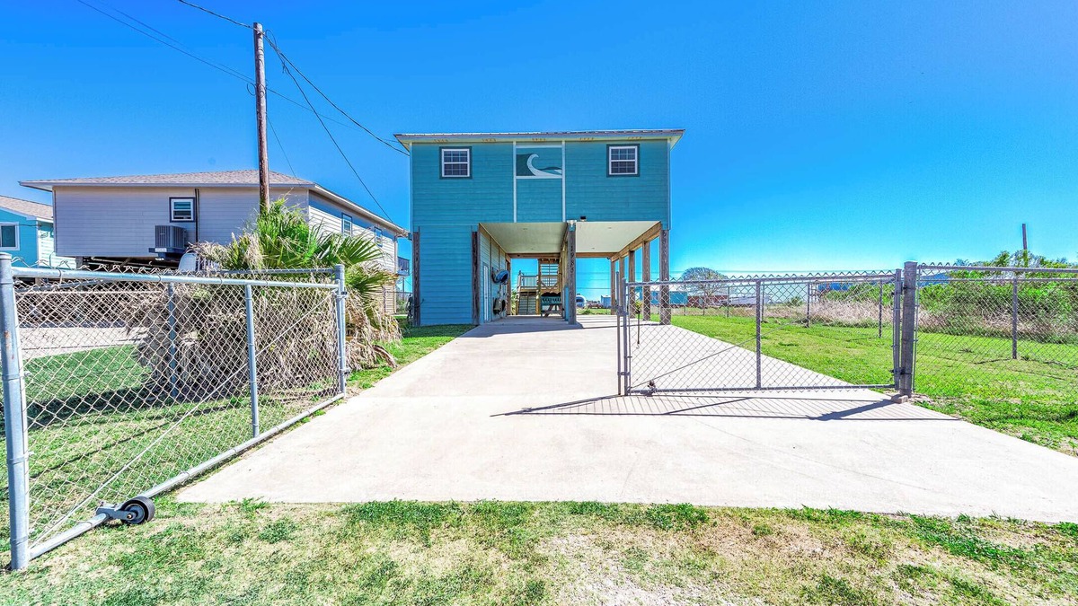 Cedar Lane House | Handicap Accessible-Vacation Rental in Sargent with Screened-In Porch