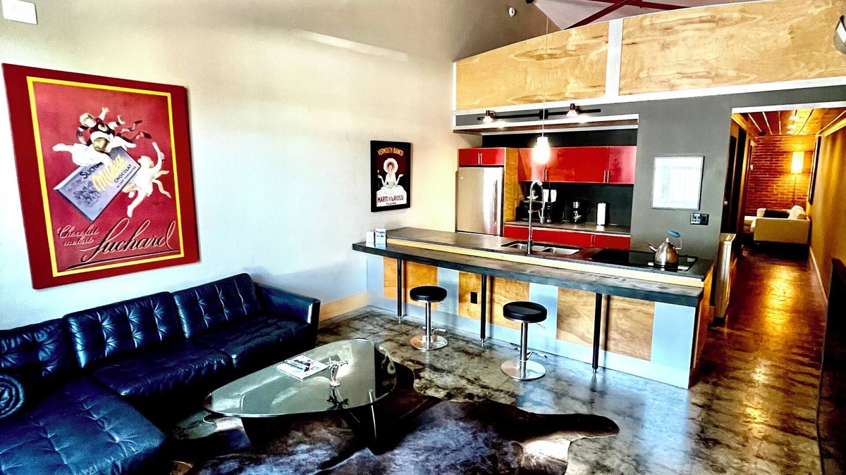 Rosewood House | Hangar Loft Hotel+006- Twice Featured On HGTV Walk to USC Stadium 1 mi to Ft Jax