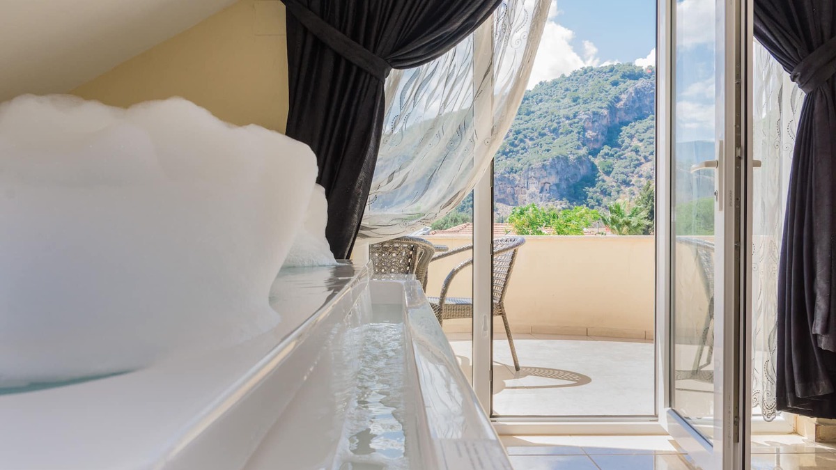 Dalyan City Center Villa | Hankelma 6 Bed Villa All Ensuite,Private Pool,Disabled Accessible,2Mins To Town