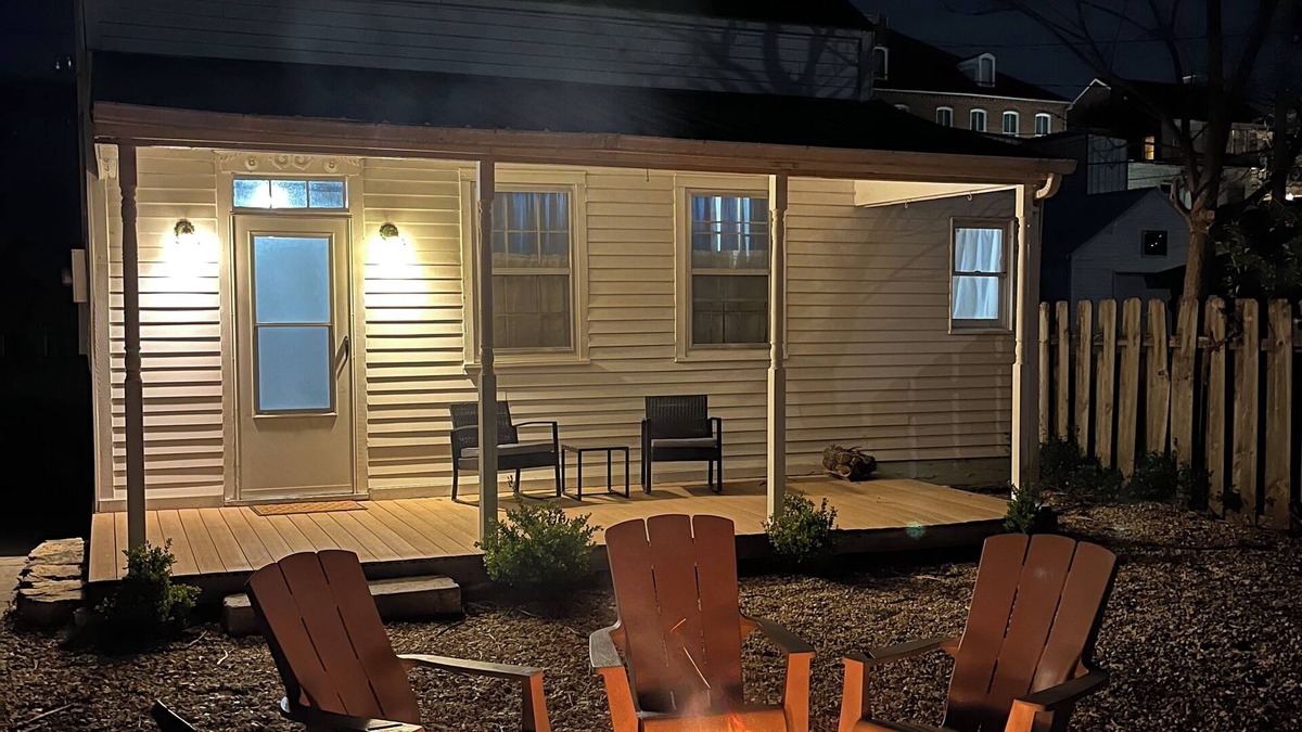 Hermann Cottage | Hanna's Cottage in the Downtown Historic District of Hermann, Missouri